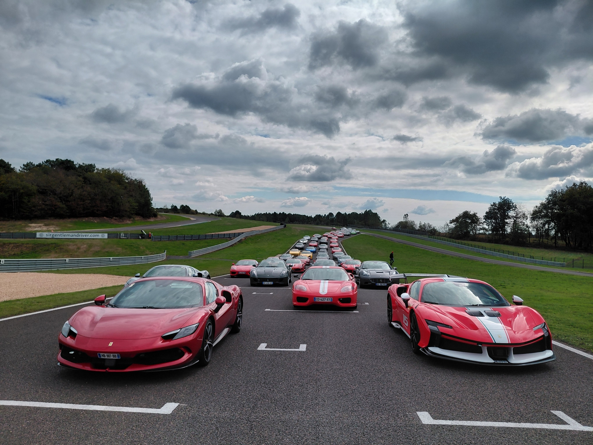 Meeting FERRARISTA SEPTEMBRE 2025 Cognac CHARENTE (63).jpg
