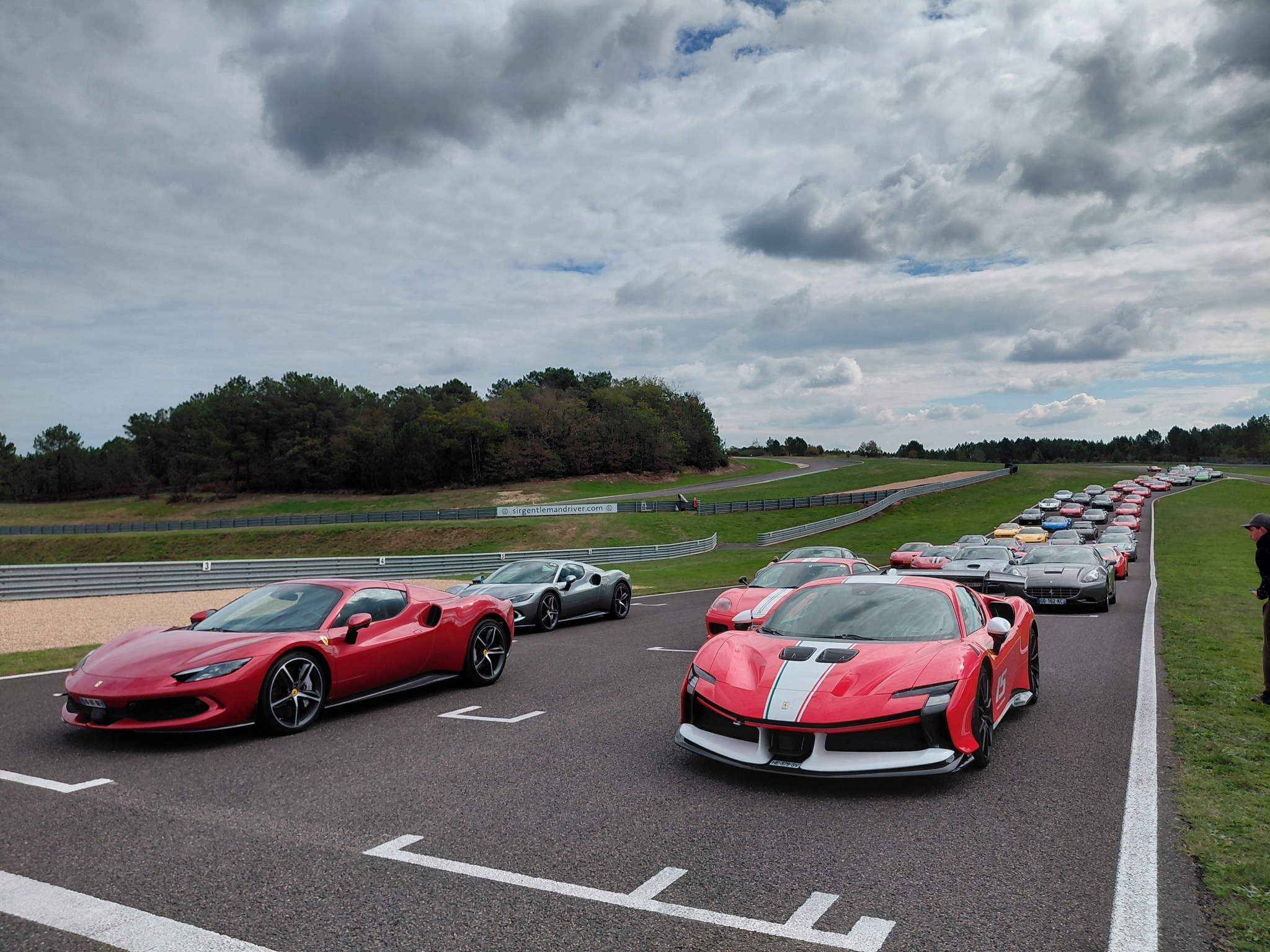 Meeting FERRARISTA SEPTEMBRE 2025 Cognac CHARENTE (70).jpg