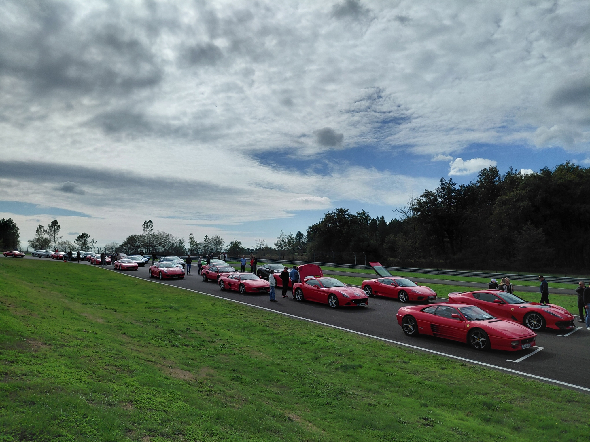 Meeting FERRARISTA SEPTEMBRE 2025 Cognac CHARENTE (60).jpg