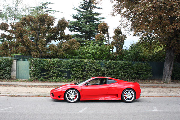 Ferrari_Challenge_Stradale_Neuilly.jpg