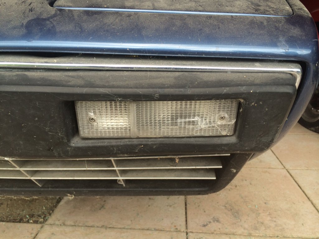 ANTI BROUILLARD AVANT DROIT.jpg