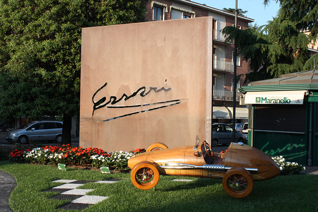Jardin Ferrari Maranello.jpg