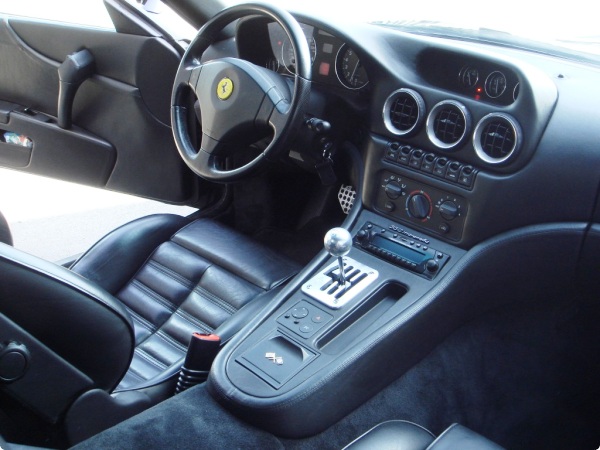 F550 MARANELLO INTERIEUR.jpg