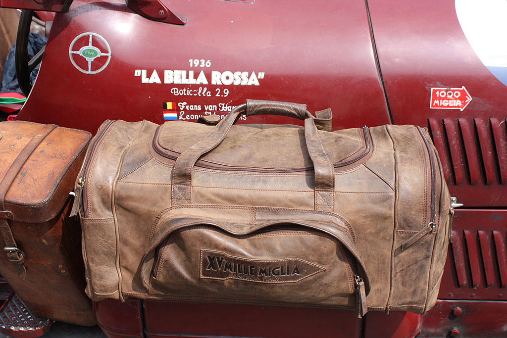 Alfa-Romeo-8C-Bagages.jpg