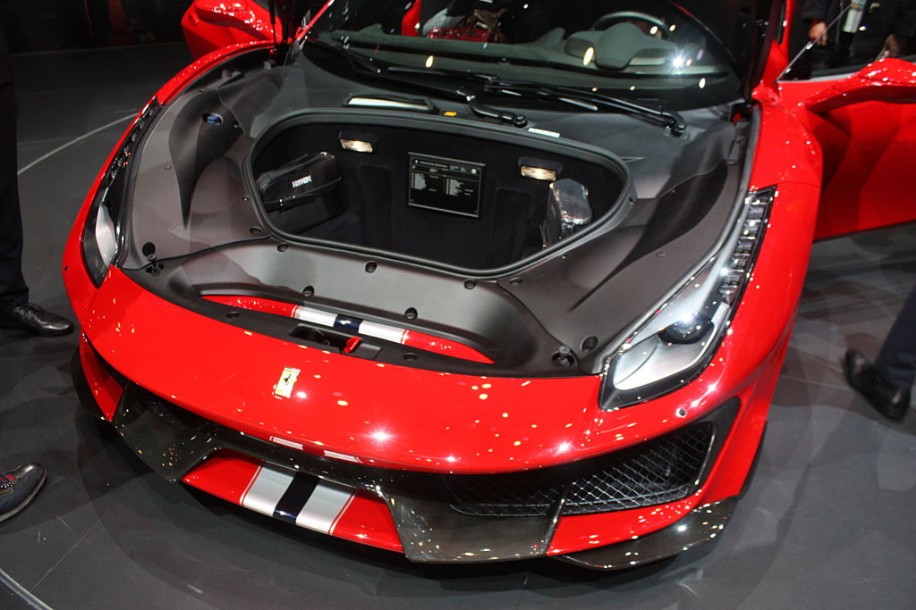 Ferrari-488-Pista-trunk.jpg