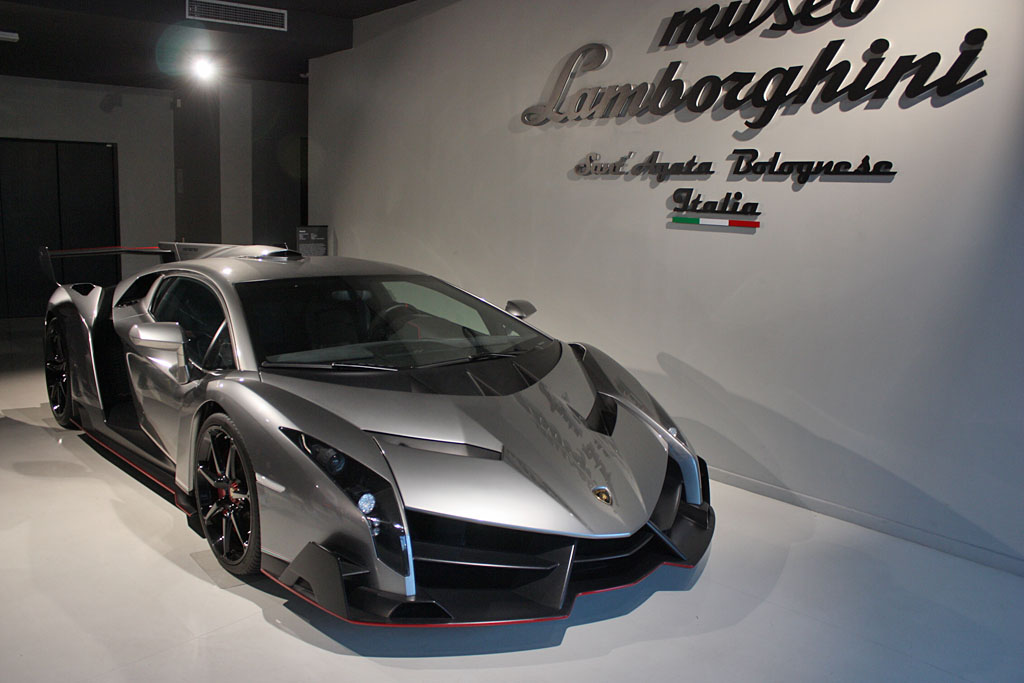 Lamborghini-Veneno-Museum.jpg