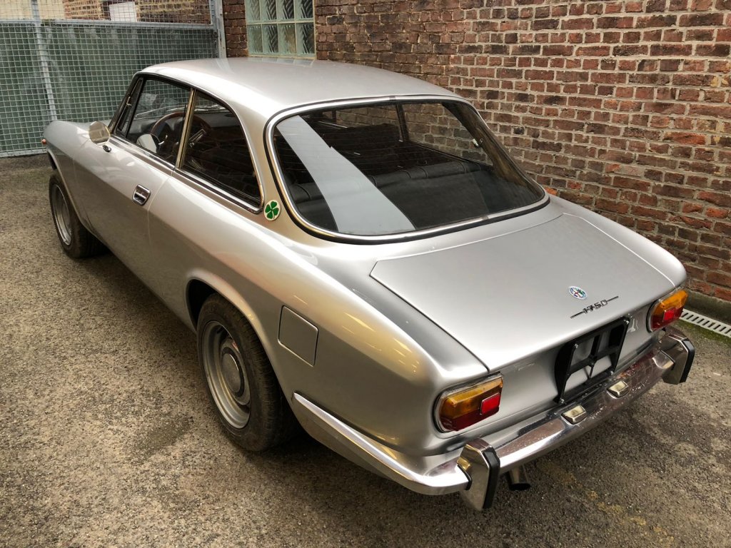 ALFA GIULIA 1750.jpg