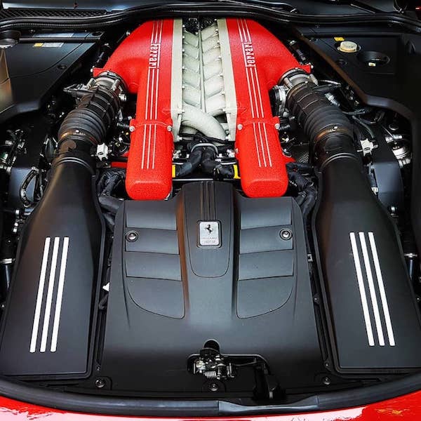 Ferrari-F12-Berlinetta-Motor.jpg