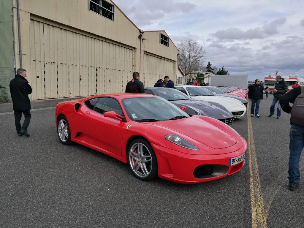 expo Ferrari Corbas.jpg