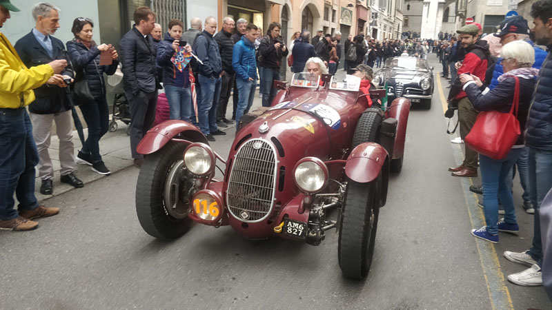 Alfa-Romeo-8C.jpg