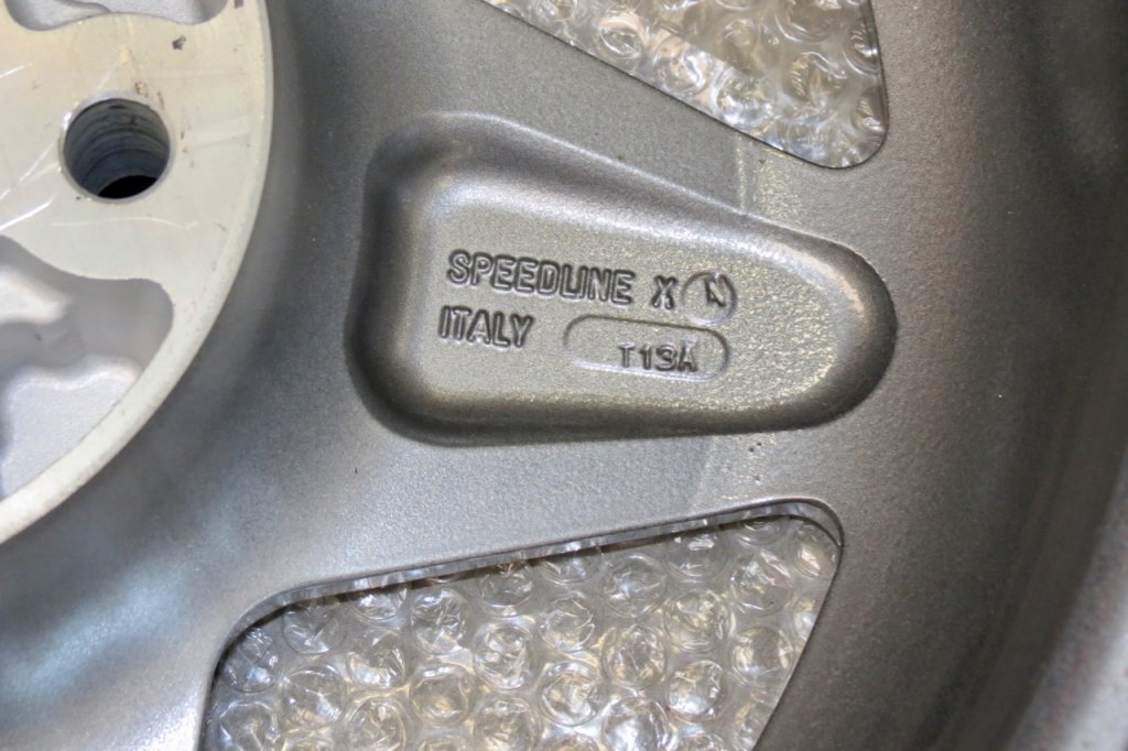 Ferrari_F355_Spare_Wheel_171991_4.jpg