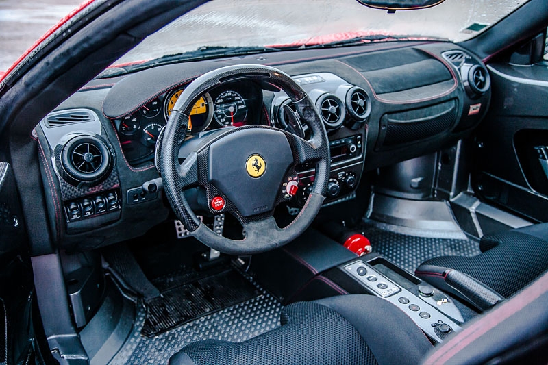 Ferrari-430-Scuderia-Riton-Interior-2.jpg