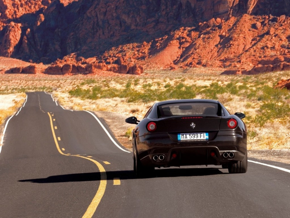 S0-ferrari-599-gtb-fiorano-2006-1024x768-wallpaper-73-117786.jpg