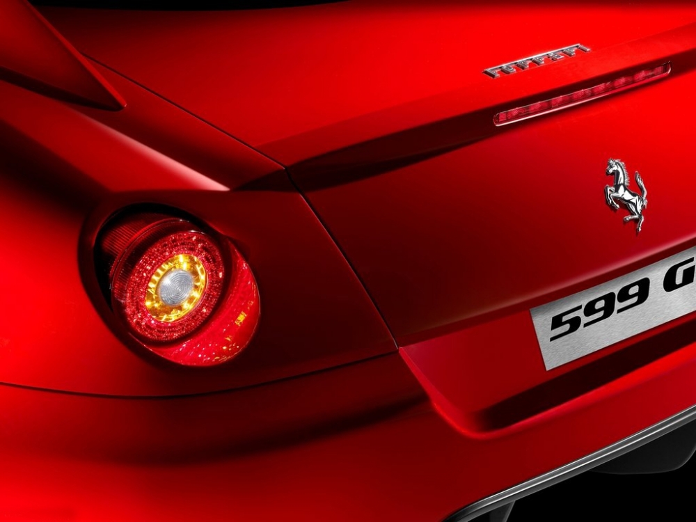 S0-ferrari-599-gtb-fiorano-2006-1024x768-wallpaper-9c-117745.jpg