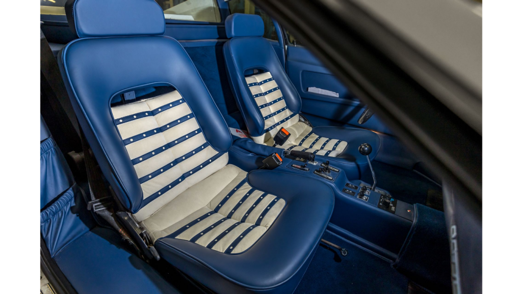 45053_2022_interior_seat.png