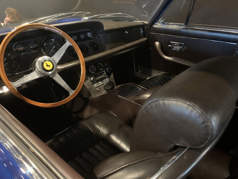 Ferrari-330-GT-Serie1-interior.jpg