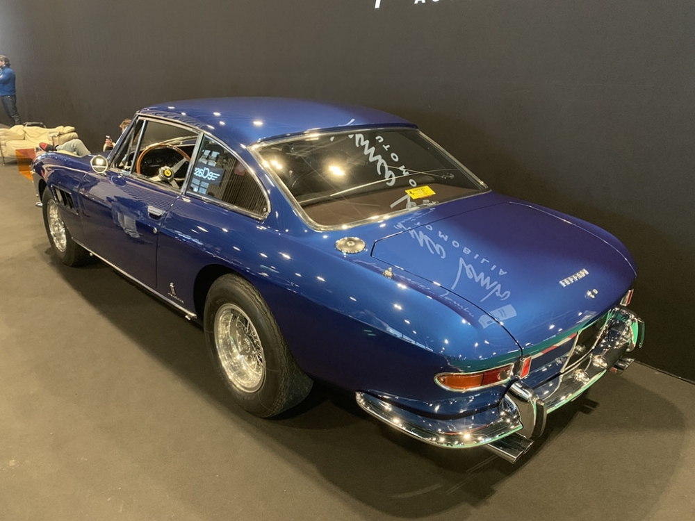 Ferrari-330-GT-Serie1.jpg