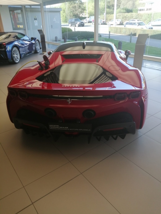 ferrari_f90_arr.thumb.jpg.d02b901ced9d79a3612b3de31f543fa9.jpg