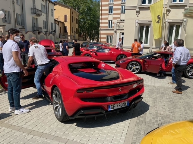 Ferrari-296 GTB-Rosso.jpeg