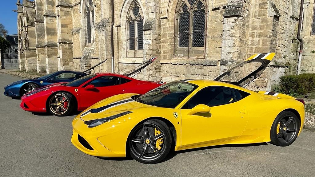 Ferrari-458-Speciale-Side.jpg