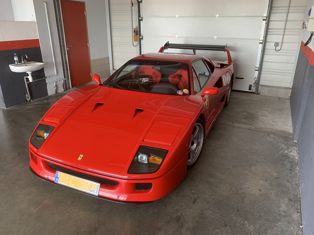 Ferrari-F40-Paddock.jpg