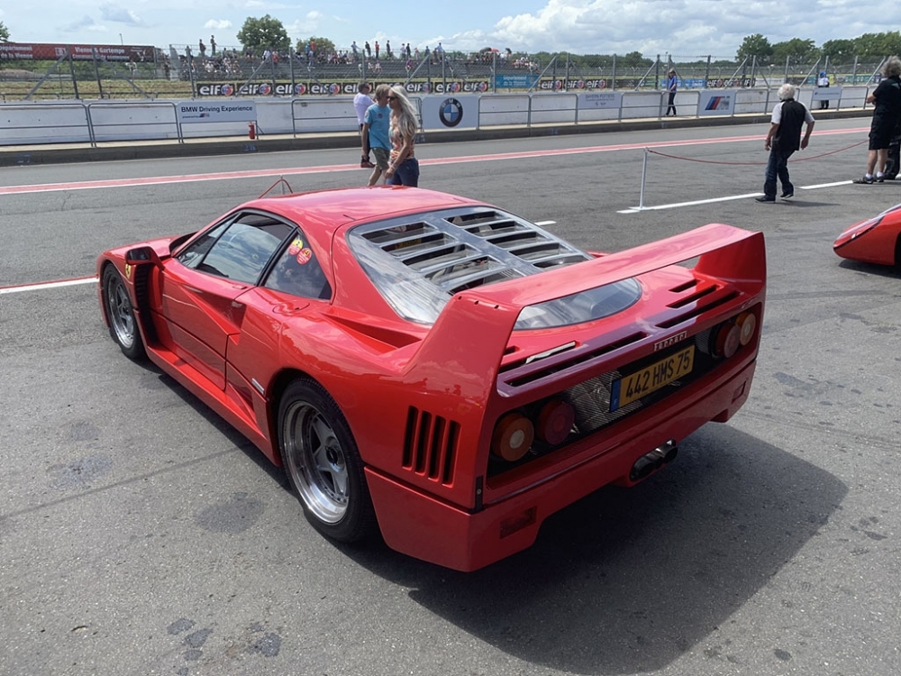 Ferrari-F40-Piste.jpg