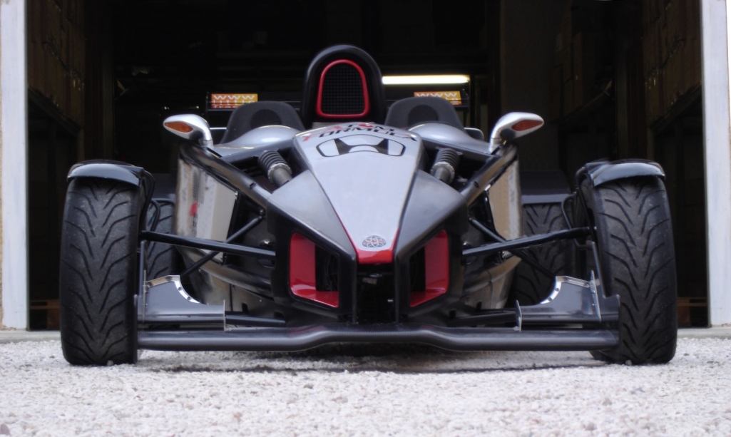 avant avec aileron.jpg