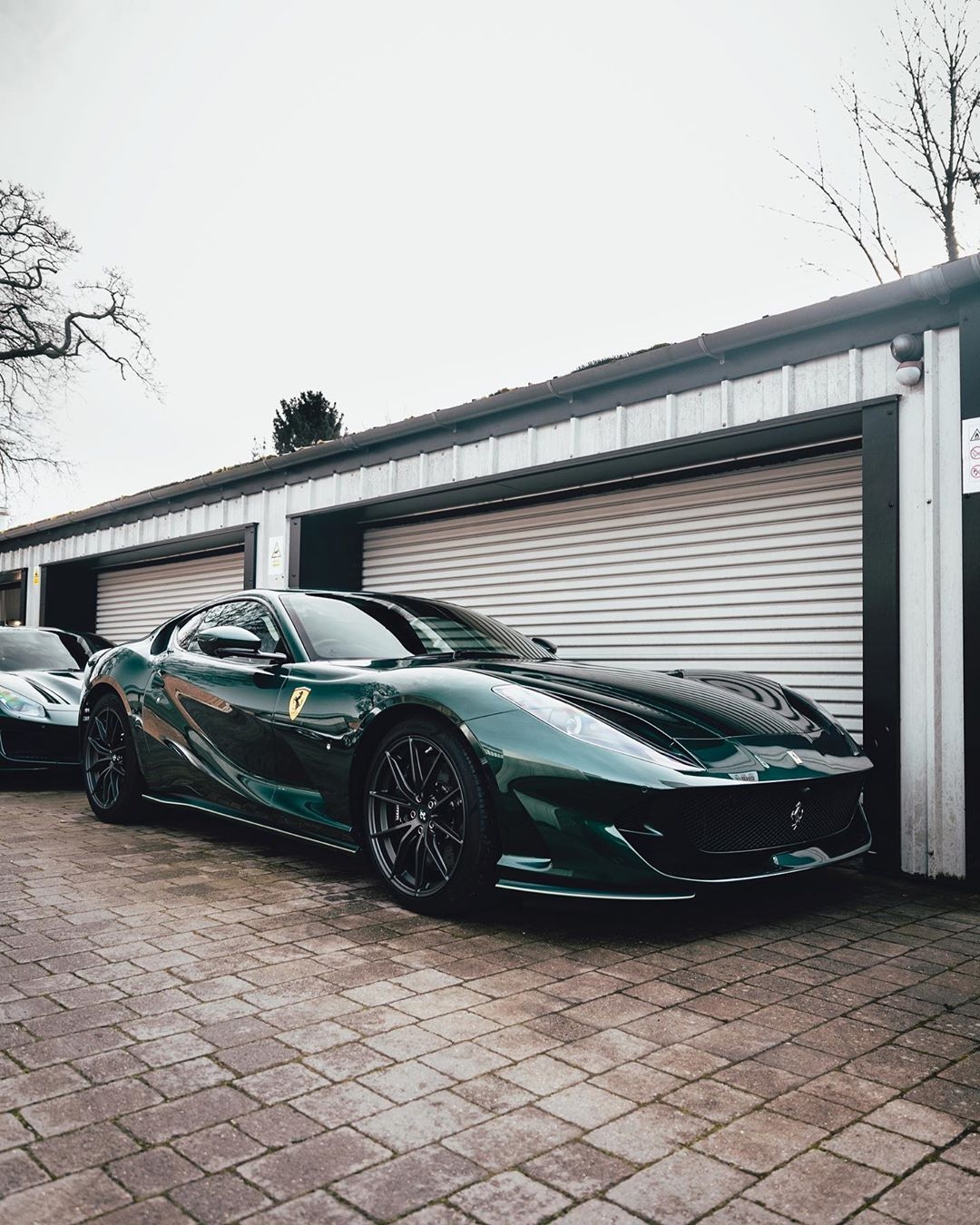 verde-scuro-ferrari-488-pista-and-812-superfast-are-peas-in-a-pod_6.jpg.ba40af0ed65546e4045df6679c7e1fba.jpg