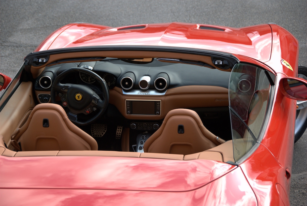 Ferrari California T interieur.jpg