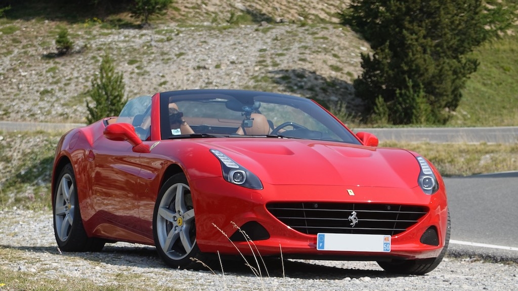 Ferrari California T exterieur.jpg