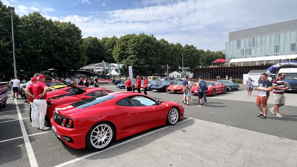 Parade pilotes Ferrari 24h du Mans-small.jpg