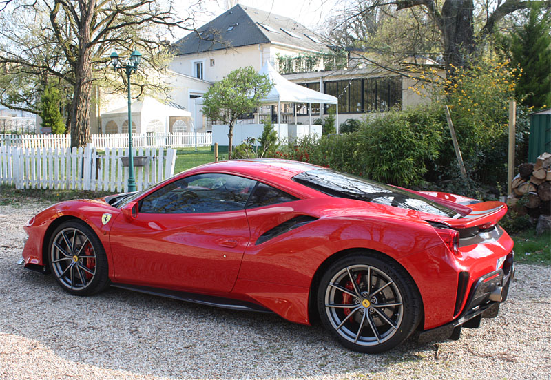 Ferrari-488-Pista-Cote-Side.jpg