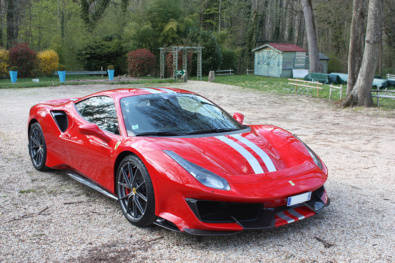 Ferrari-488-Pista-Side-Cote-Red.jpg