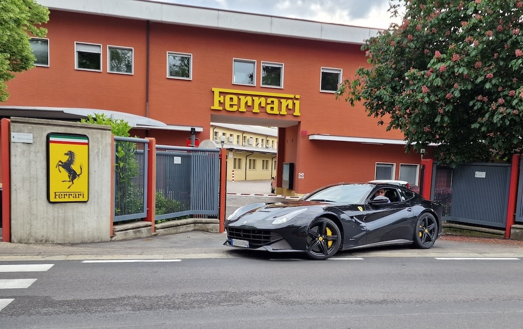 F12-Ferrari.jpg